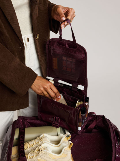 Terra Hanging Toiletry Bag
